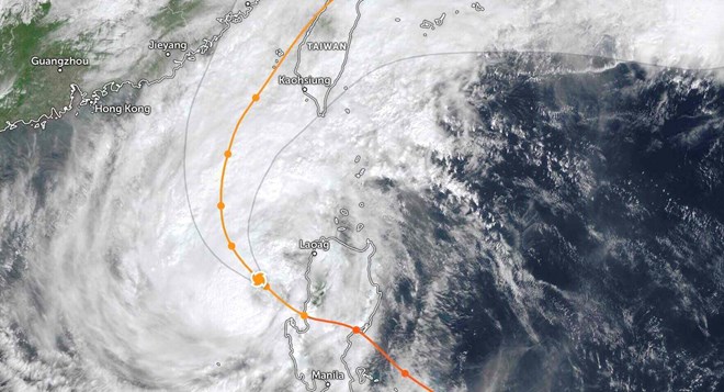 Bão số 14 Fung-wong vào Biển Đông, nhắm tới vùng đổ bộ mới