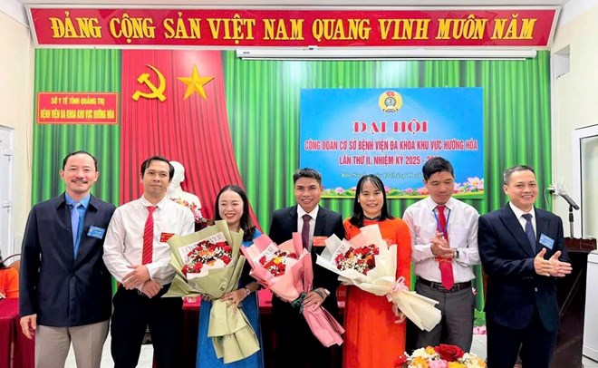 Ông Ly Anh Tuấn làm Chủ tịch Công đoàn Bệnh viện Đa khoa khu vực Hướng Hóa