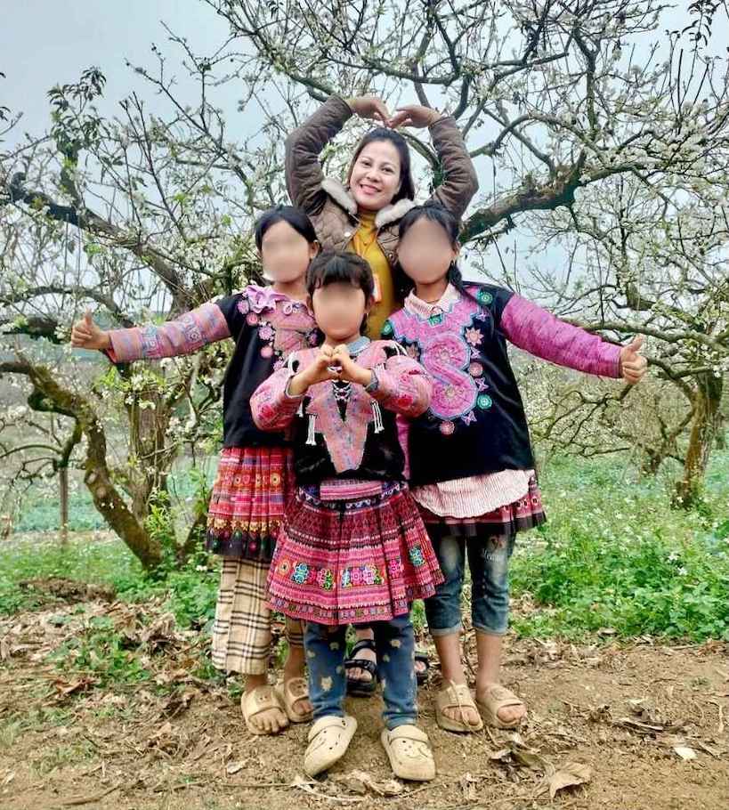 Cô Hoàng Thị Thiết - giáo viên Âm nhạc kiêm Tổng phụ trách Đội của Trường TH&THCS Chiềng Xuân (xã Chiềng Sơn, Sơn La) - cho rằng, việc tăng lương là cần thiết để giáo viên yên tâm công tác và cống hiến với nghề. Ảnh: NVCC