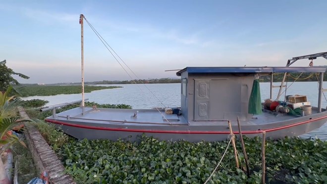 Bắt quả tang đôi vợ chồng ở Hải Phòng kích điện bắt cá trái phép trên sông Giá