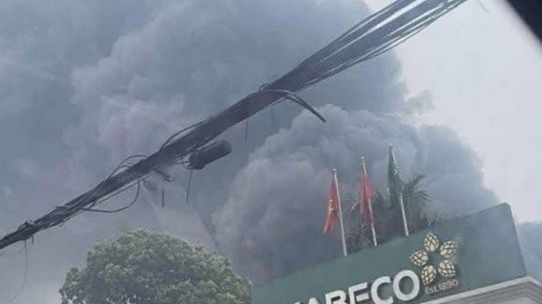 Cháy lớn trong Nhà máy Bia Hà Nội