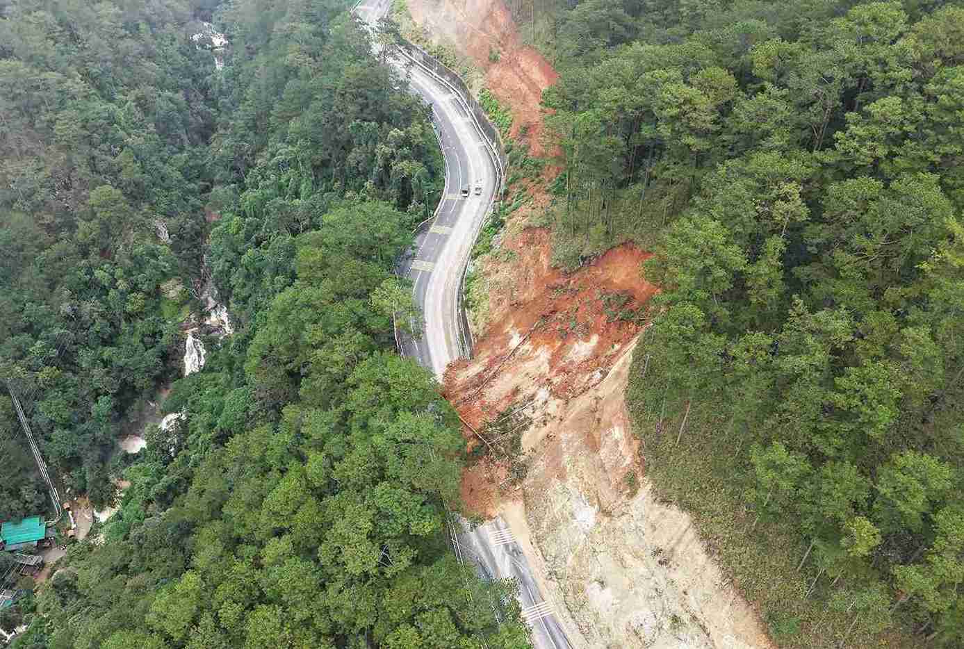 Điểm sạt lở taluy dương tại đoạn Km224+600 - Km224+700 trên đèo Prenn đã cơ bản được khắc phục. Ảnh: Phúc Khánh