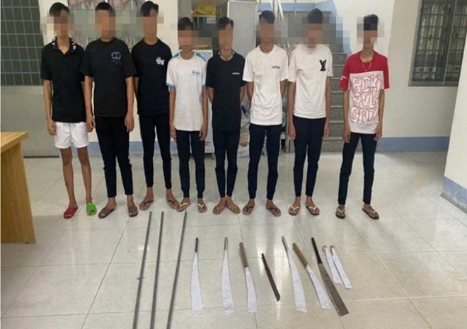 Ngăn chặn 2 nhóm thanh thiếu niên mang hung khí đi giải quyết mâu thuẫn