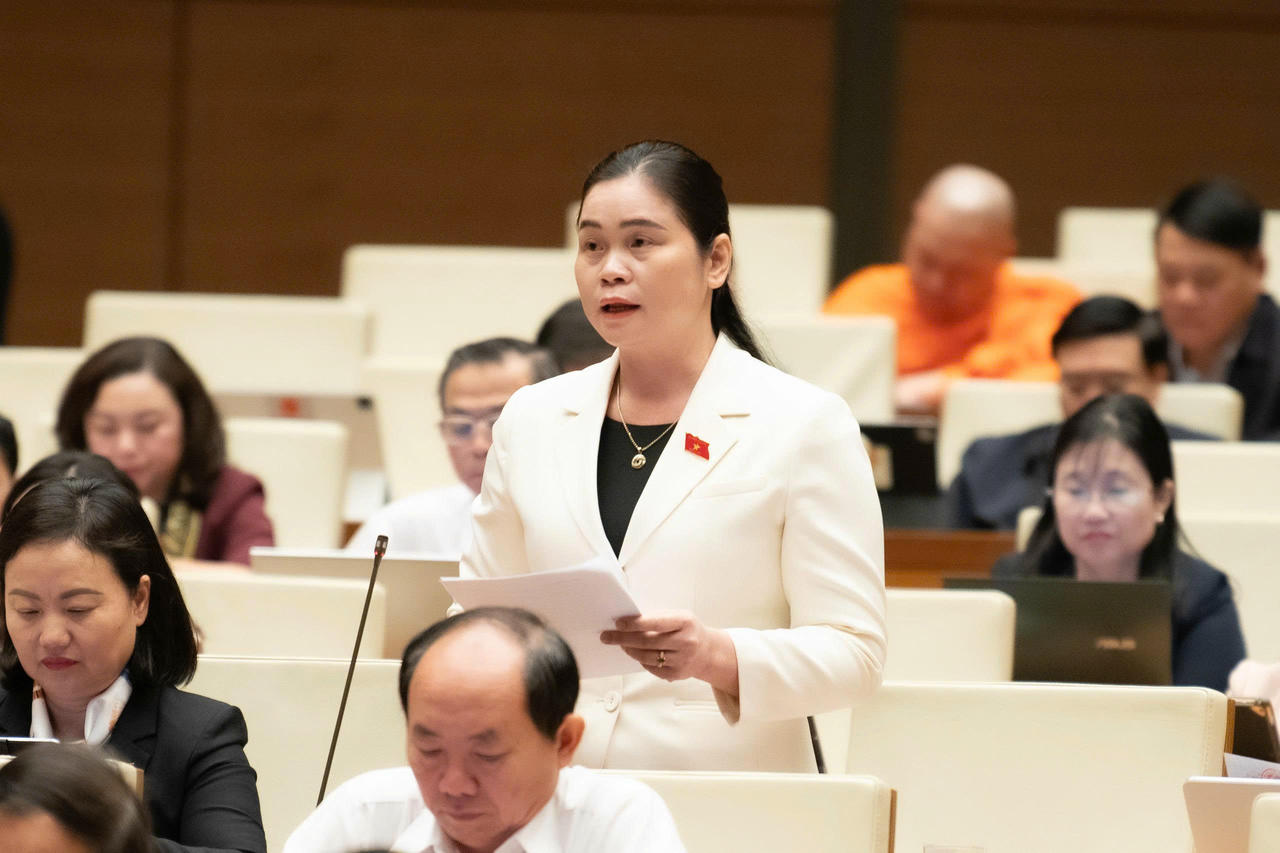 Đại biểu QH Ma Thị Thúy (Đoàn Tuyên Quang).