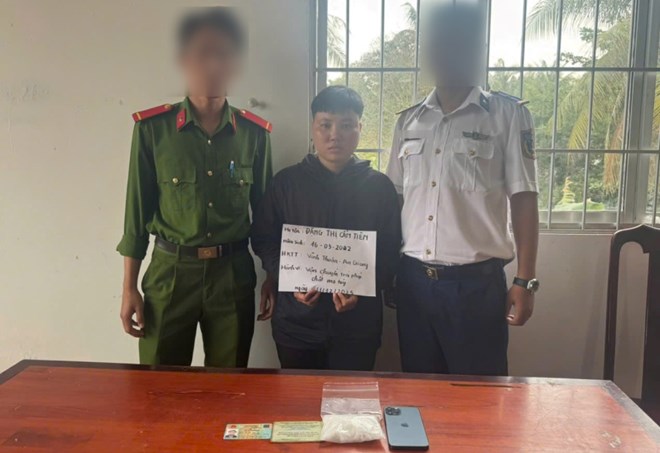 Bắt quả tang đối tượng vận chuyển ma túy tại một chành xe ở Phú Quốc