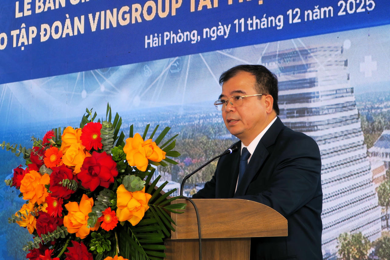 Phó Chủ tịch UBND thành phố Nguyễn Minh Hùng phát biểu tại buổi lễ