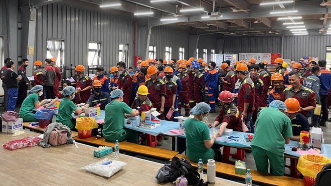 Tổ chức khám sức khỏe cho hơn 700 công nhân lao động