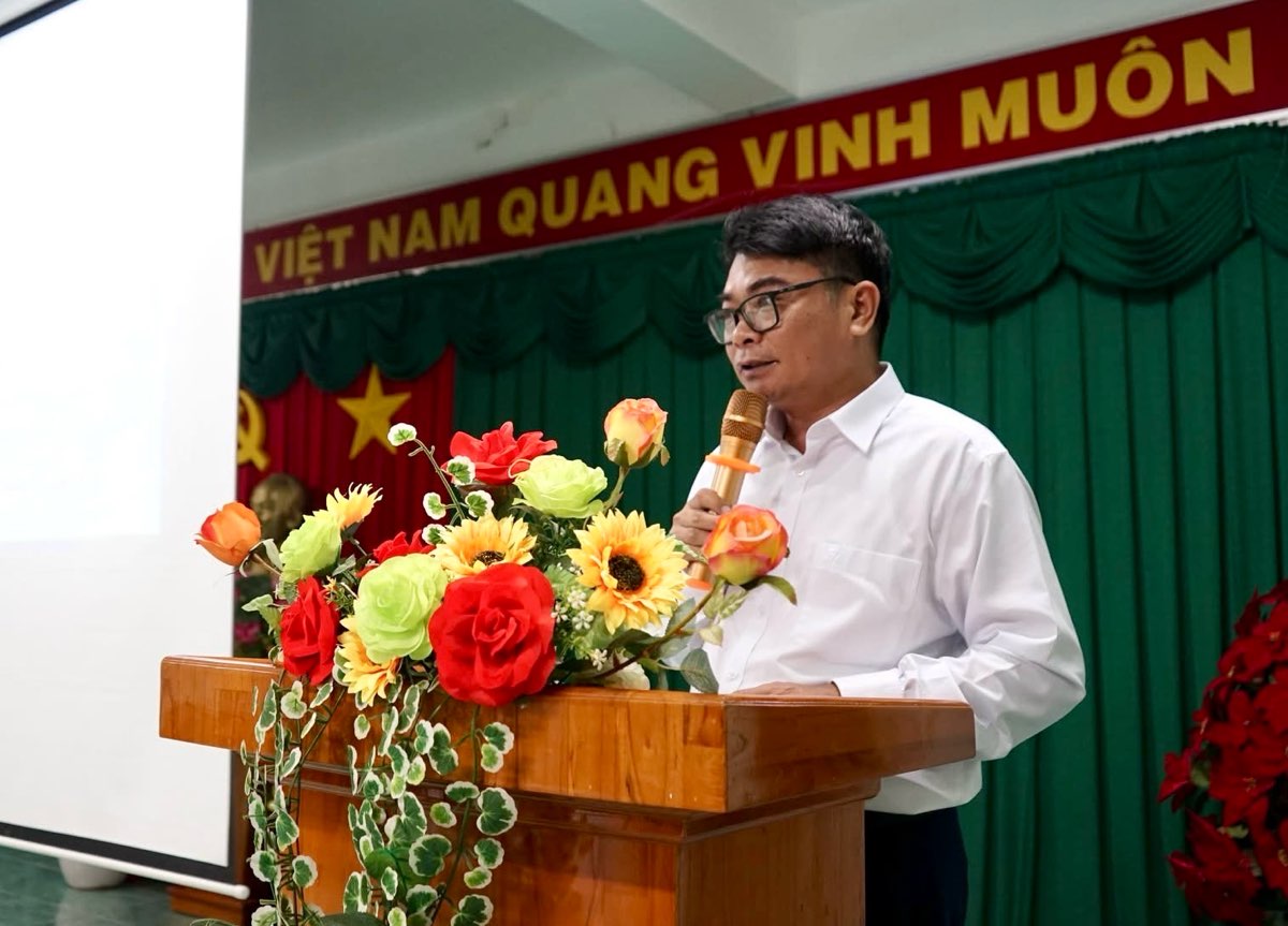 Bác sĩ Nguyễn Tuấn Anh - Phó Giám đốc Trung tâm Kiểm soát bệnh tật tỉnh Lâm Đồng tại một buổi tập huấn. Ảnh: Nguyễn Bồng