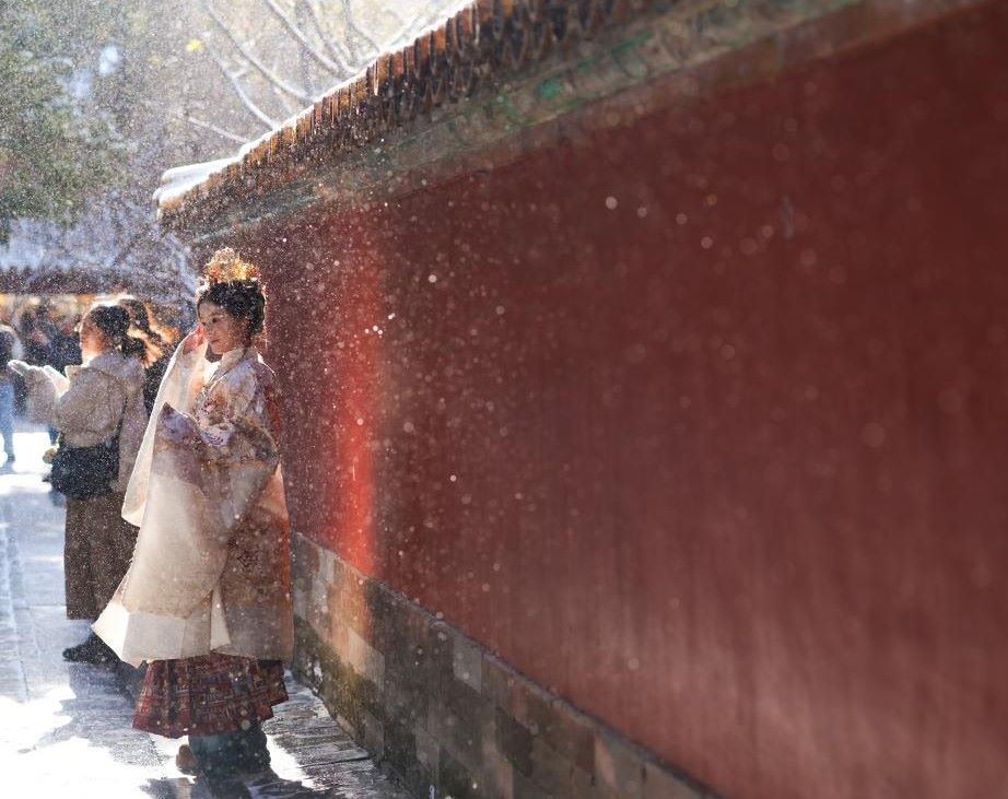 Tuyết rơi dày ở Bắc Kinh, Trung Quốc, ngày 13.12.2025. Ảnh: Xinhua