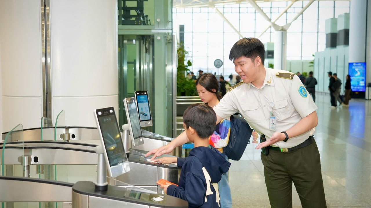 Nhà ga hành khách T2 mở rộng còn là biểu tượng cho bước chuyển mình mạnh mẽ trong chiến lược chuyển đổi số của ACV