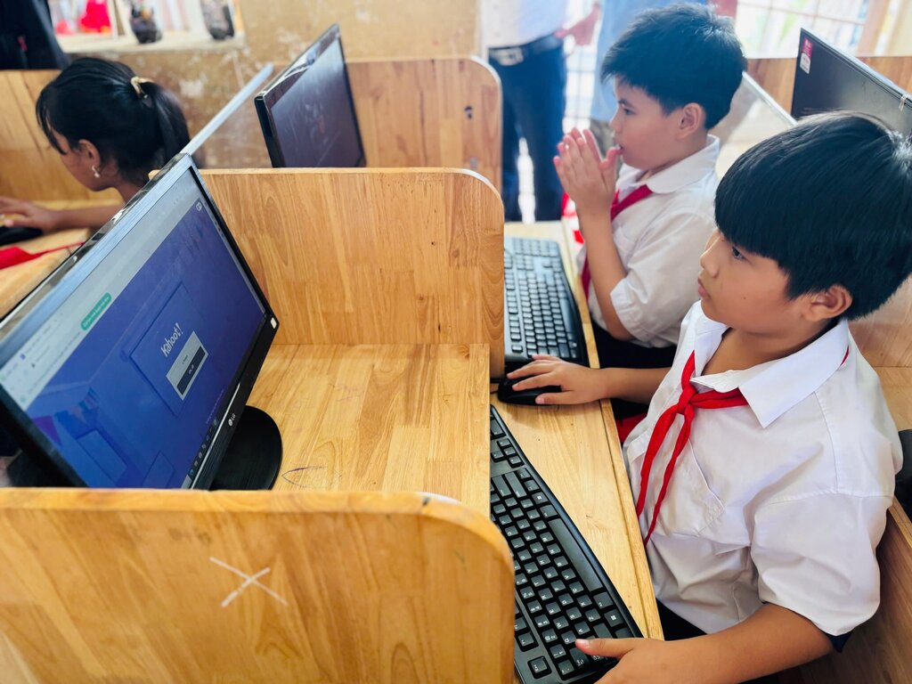 Mỗi học sinh được thực hành trên một máy tính sẽ giúp tăng hiệu quả học tập môn tin học.