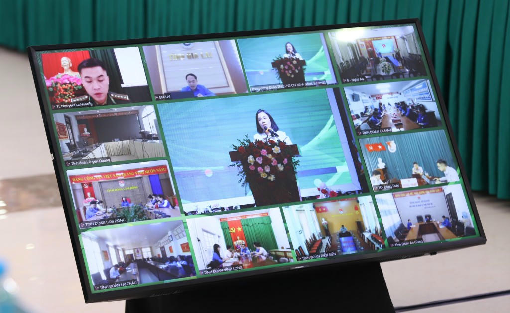 Hội nghị được tổ chức theo hình thức trực tiếp kết hợp trực tuyến