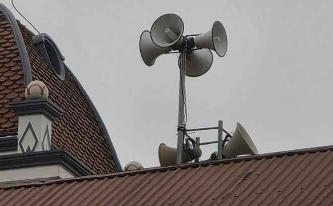 Dân nói phát loa 4h30 là vi phạm, phường nói