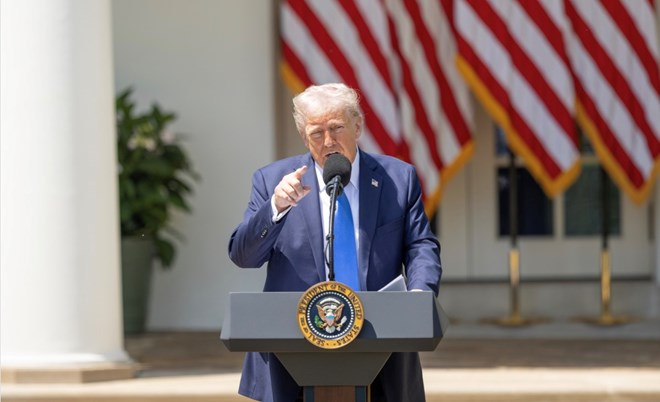 Ông Trump hé lộ khả năng tiếp tục tấn công quân sự Venezuela