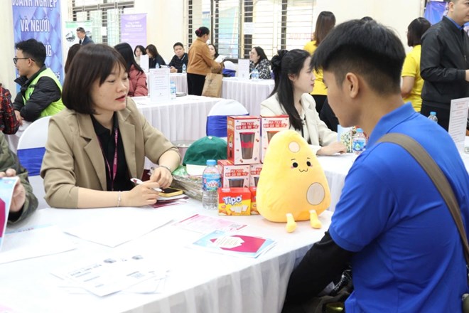 Thiếu việc làm - áp lực mới của thị trường lao động