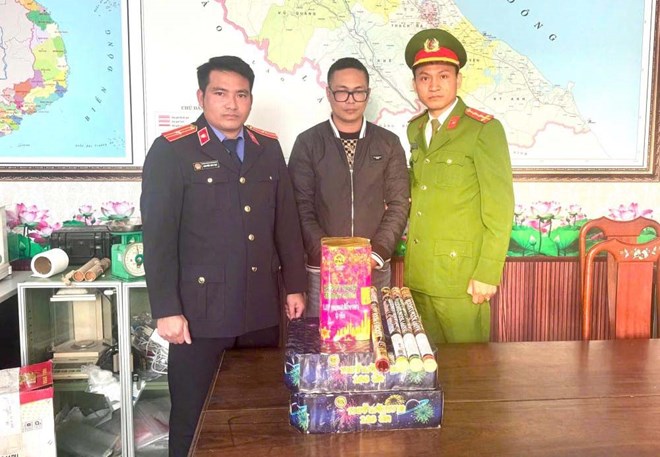 Khởi tố đối tượng tàng trữ 16 kg pháo nổ