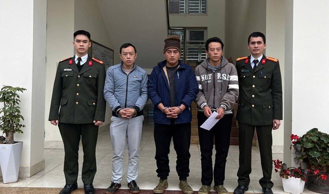 Công an Cao Bằng bắt giữ 3 đối tượng mua súng trên Facebook để đi săn