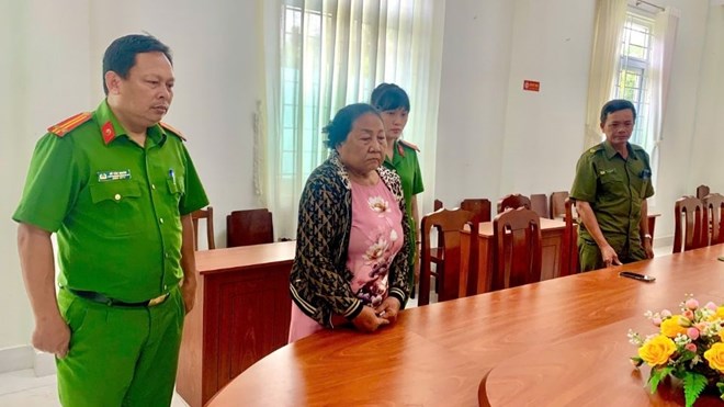 Buôn bán hàng cấm, đối tượng bị tạm giam