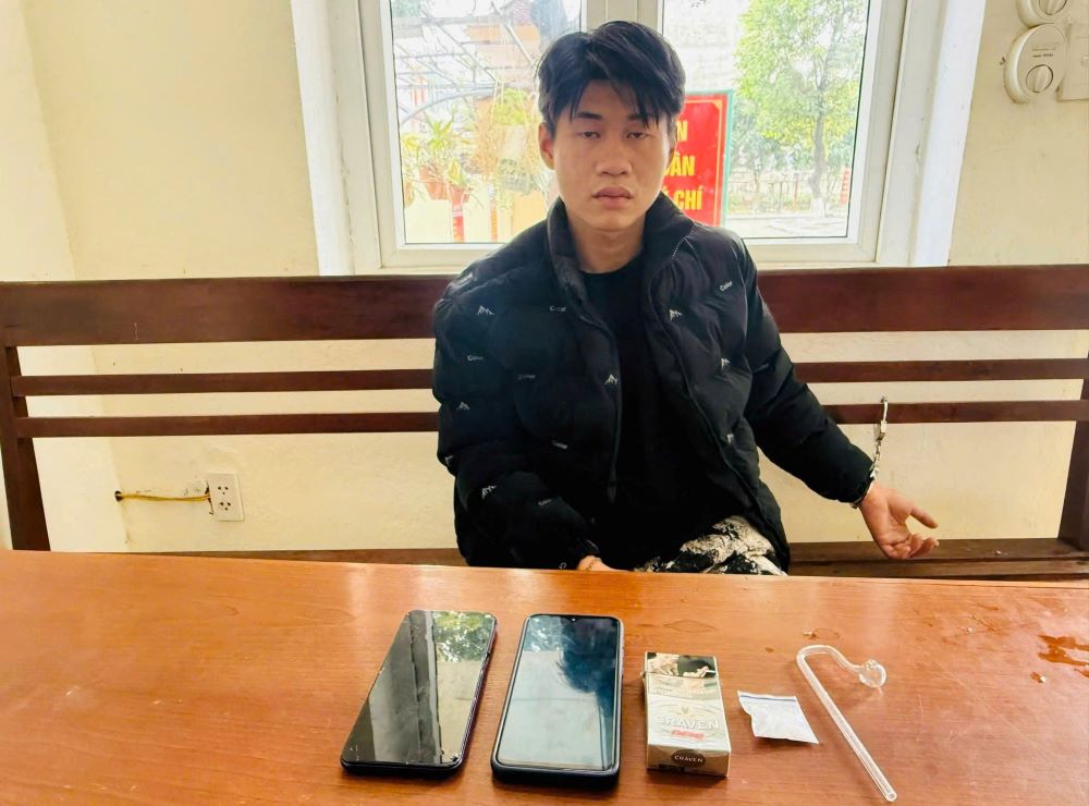 Bắt quả tang đối tượng tàng trữ hơn 30 gam ma túy tổng hợp tại Đà Nẵng. Ảnh: Doãn Quang