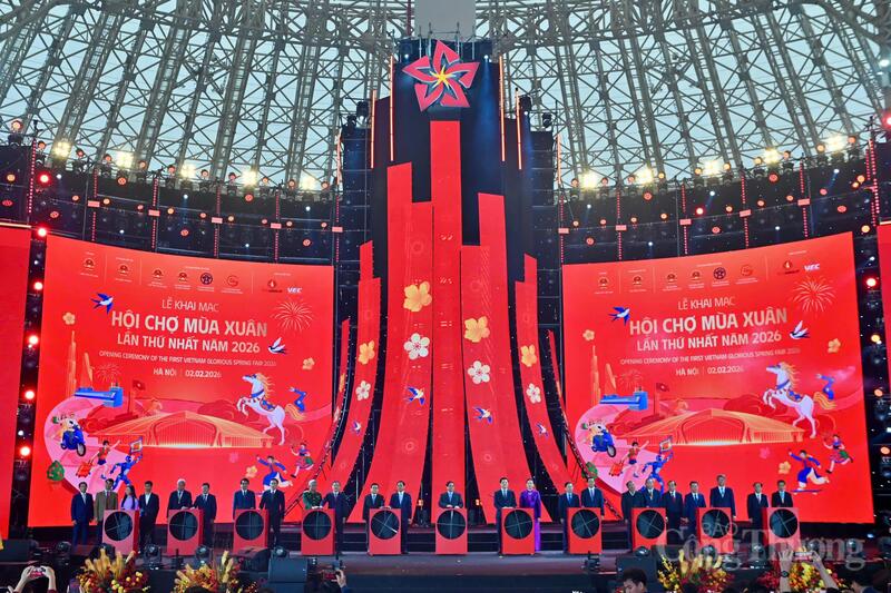 Chùm ảnh: Tưng bừng khai mạc Hội chợ Mùa Xuân  - 8