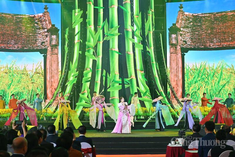 Chùm ảnh: Tưng bừng khai mạc Hội chợ Mùa Xuân  - 18