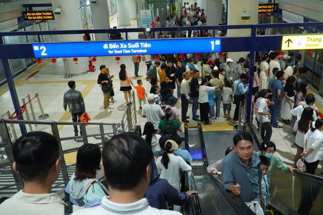 Metro số 1 đón hơn 571.000 lượt khách trong 7 ngày Tết
