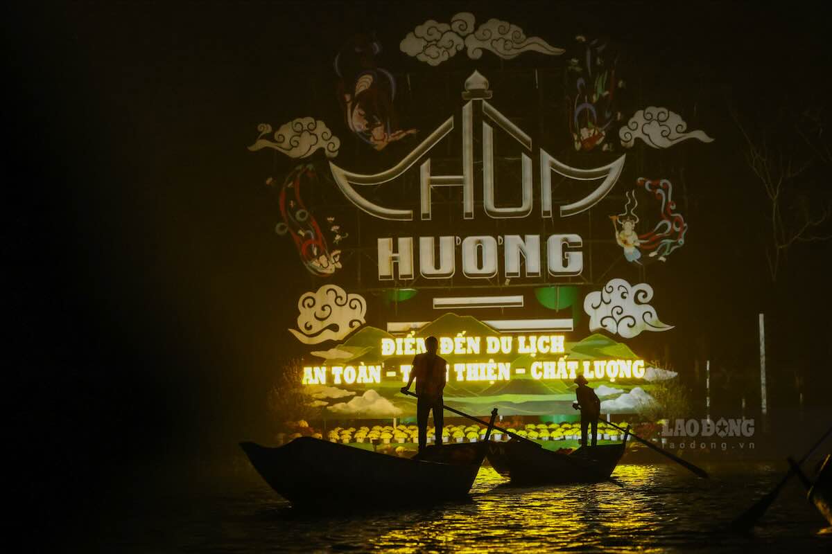 Lễ hội năm nay diễn ra từ ngày 18.2 đến hết ngày 11.5 (tức mùng 2 tháng Giêng đến 25.3 năm Bính Ngọ), với chủ đề “An toàn - Thân thiện - Chất lượng”.