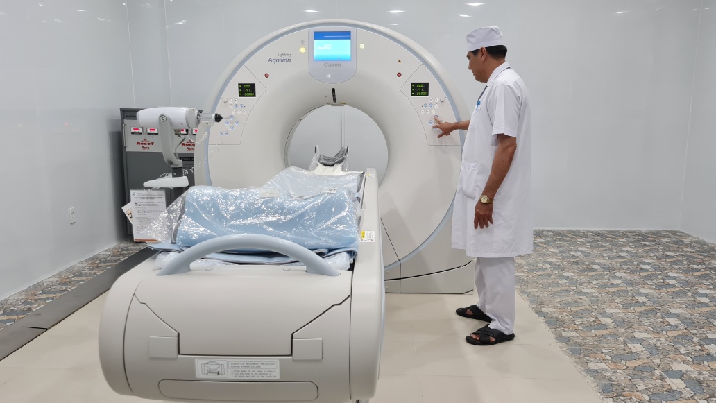 Máy móc trang thiết bị hiện đại được trang bị tại Bệnh viên Lao và Bệnh phổi Bạc Liêu. Ảnh: Nhật Hồ.