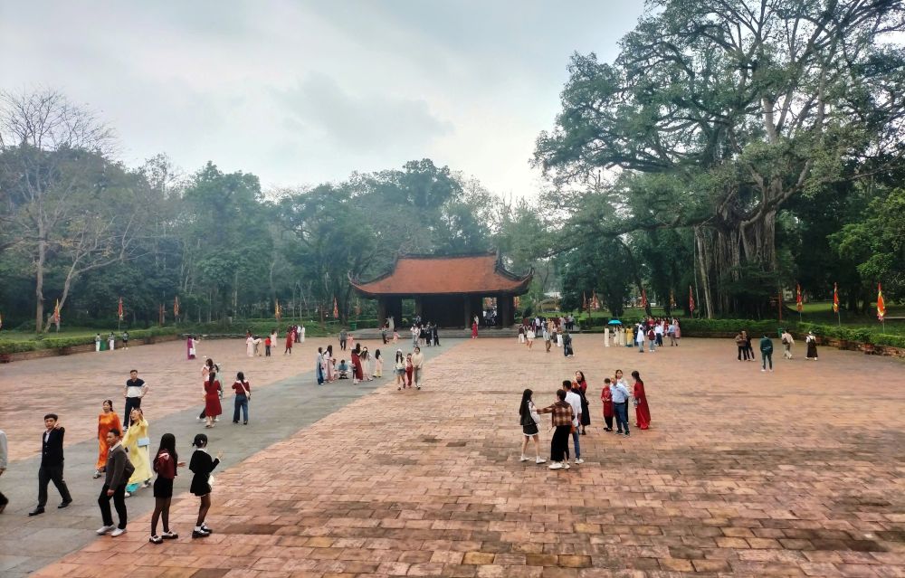 Miễn phí gửi xe tại nhiều khu di tích nổi tiếng ở Thanh Hóa. Ảnh: Quách Du