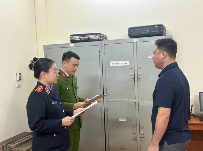 Khởi tố đối tượng đỗ xe “chặn đầu, khóa đuôi” gây bức xúc ở Hà Tĩnh