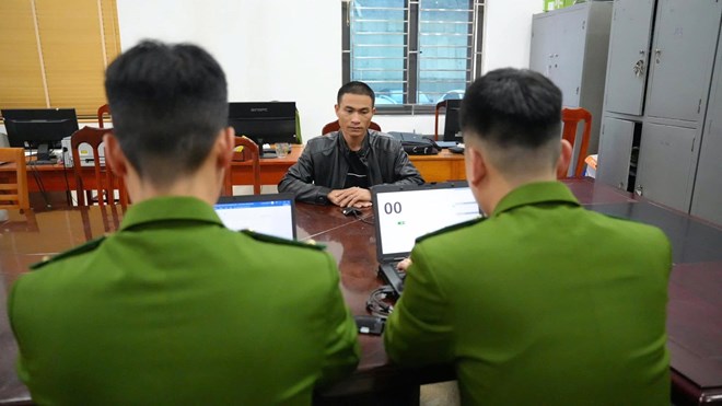 Vụ lật tàu trên hồ Thác Bà: Khởi tố, bắt tạm giam lái tàu chở đá