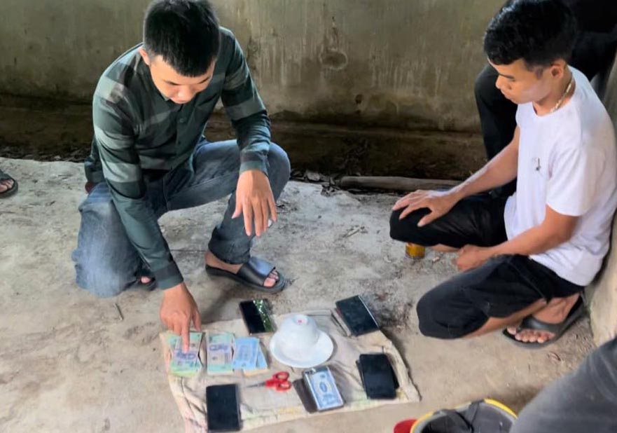 Tang vật vụ đánh bạc. Ảnh: Công an Hà Tĩnh