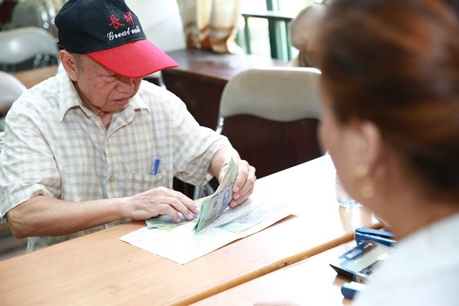 Tăng lương cơ sở 8% dự kiến từ 1.7, thu nhập sẽ thay đổi thế nào?