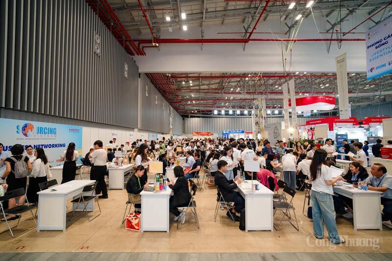 Viet Nam International Sourcing với hàng ngàn cuộc gặp B2B, mở ra cơ hội cho doanh nghiệp Việt.