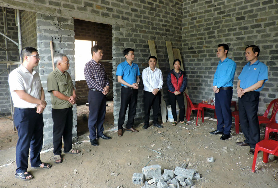 Ngôi nhà đang từng bước hoàn thiện