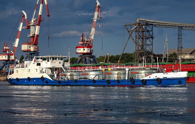 EU bất ngờ hoãn lệnh cấm dầu Nga giữa khủng hoảng năng lượng