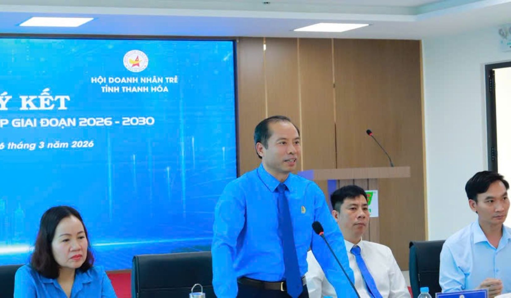 Ông Lương Trọng Thành - Chủ tịch LĐLĐ tỉnh Thanh Hóa phát biểu tại hội nghị. Ảnh: Trần Lâm