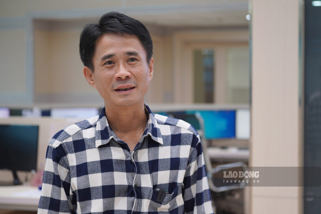 Ông Nguyễn Đức Hòa cho biết vào giai đoạn chuyển mùa tiềm ẩn nguy cơ xuất hiện mưa dông đi kèm các hiện tượng nguy hiểm. Ảnh: Vũ Linh