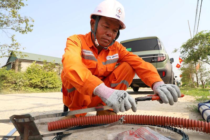 Hà Tĩnh: Chủ động ứng phó nắng nóng, kêu gọi người dân tiết kiệm điện - 4