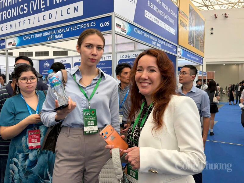 Theo đánh giá của các doanh nghiệp nước ngoài tham gia, hội chợ là sân chơi kết nối hiệu quả giữa doanh nghiệp Việt Nam với các đối tác quốc tế. Ảnh: Minh Hương