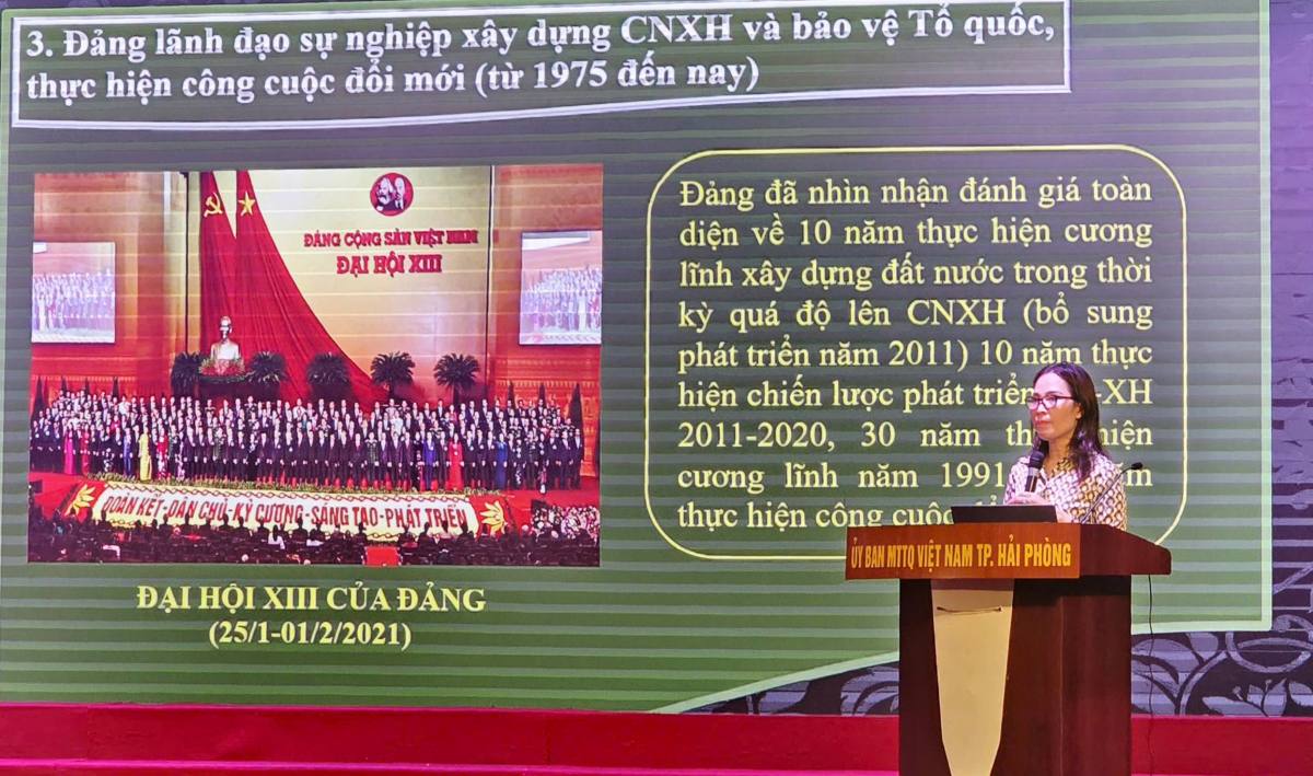 Trong tháng 4, Liên đoàn Lao động thành phố phối hợp tổ chức 3 lớp nhận thức về Đảng cho 610 đoàn viên ưu tú. Ảnh: LĐLĐ TP Hải Phòng