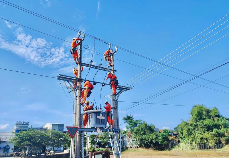 Công ty Điện lực Gia Lai đầu tư nâng cấp lưới điện, đáp ứng nhu cầu phụ tải tăng cao trong mùa bơm tưới.
