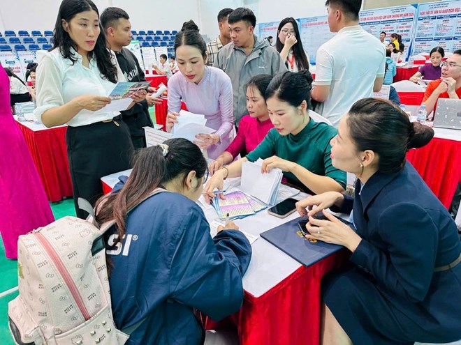 21 doanh nghiệp tham gia tuyển dụng 1.234 chỉ tiêu việc làm