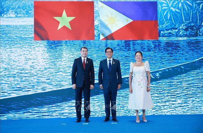 Tổng thống Philippines Ferdinand Romualdez Marcos Jr, Chủ tịch ASEAN năm 2026 đón Thủ tướng Lê Minh Hưng dự khai mạc Hội nghị Cấp cao ASEAN lần thứ 48. Ảnh: Dương Giang/TTXVN