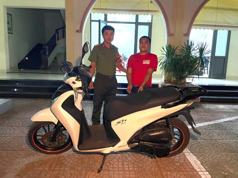 Công an Đà Nẵng bắt nghi phạm cướp xe SH của lái xe công nghệ ở Đà Nẵng. Ảnh: CACC