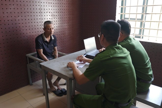 Thủ đoạn trộm xe máy trong vòng vài chục giây
