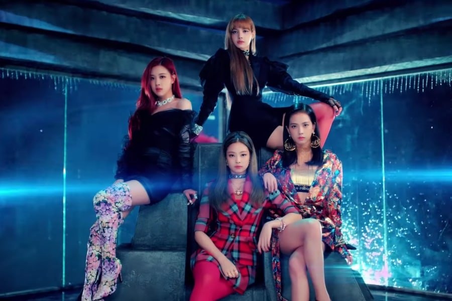 Nhóm Blackpink với ca khúc DDU-DU DDU-DU đạt 2 tỉ view trên YouTube. Ảnh cắt từ video