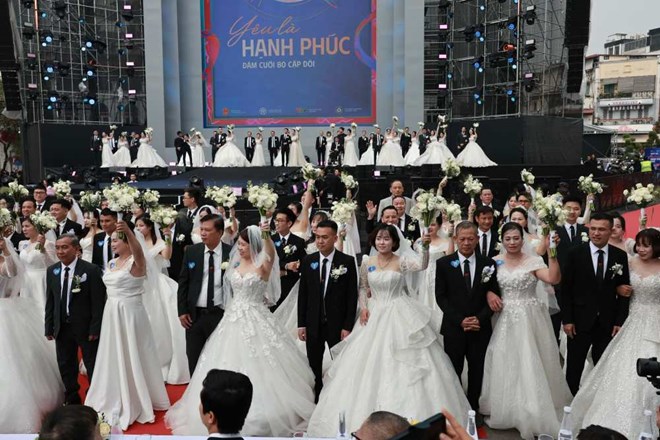 80 cặp đôi tổ chức lễ cưới tập thể tại Ngày hội Việt Nam hạnh phúc năm 2025. Ảnh: Hải Nguyễn