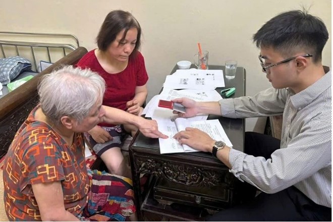 Chứng thực ủy quyền lĩnh lương hưu, trợ cấp BHXH tại nhà cho người cao tuổi ở Hà Nội