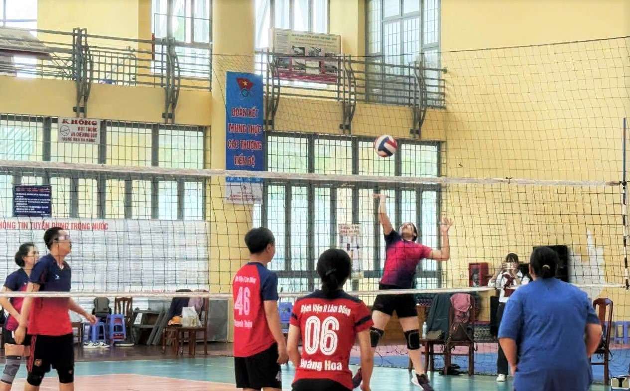 Hội thao là dịp để người lao động cùng chia sẻ và xây dựng khối đại đoàn kết trong các doanh nghiệp. Ảnh: Hải Đường